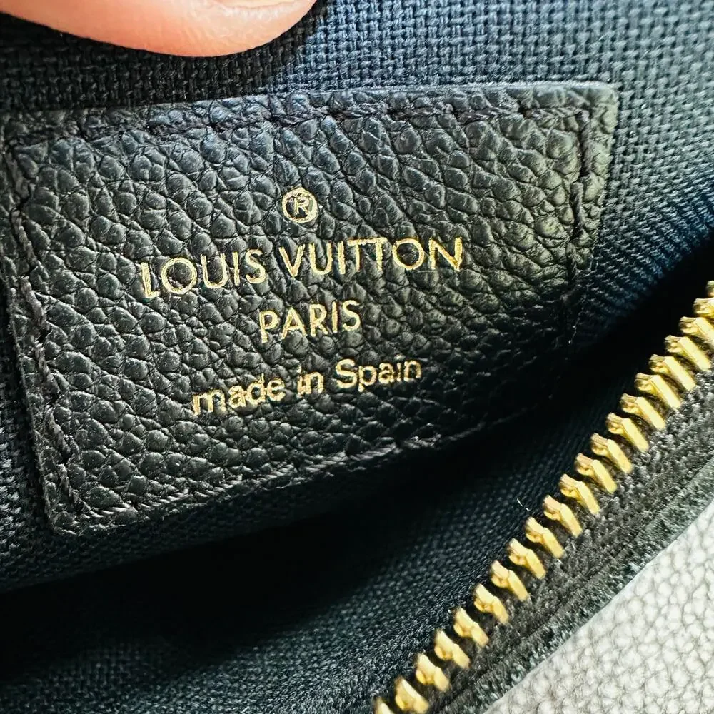 Louis Vuitton Pochette Pallas Monogram Noir